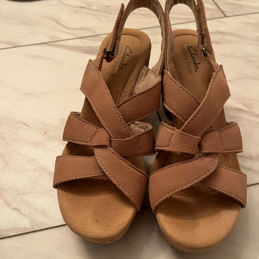 Clarks Women's Brown Strappy Sandals